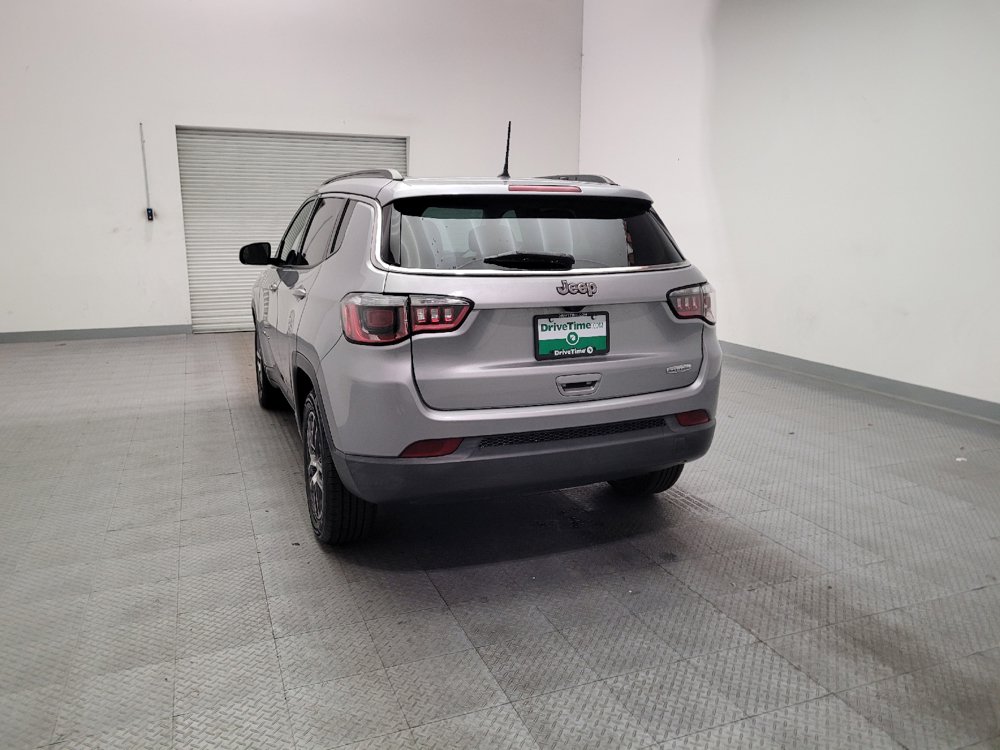Used 2018 Jeep Compass Latitude FWD image 6