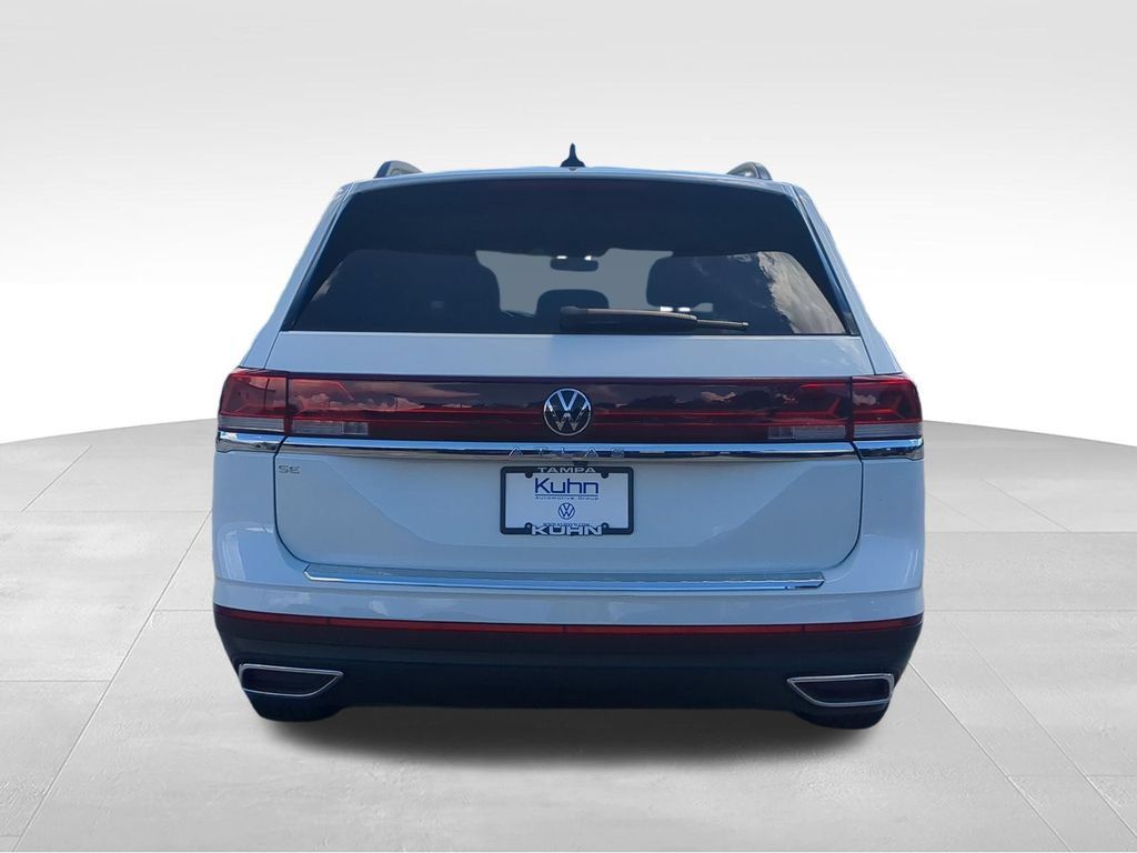Certified 2024 Volkswagen Atlas SE FWD image 5
