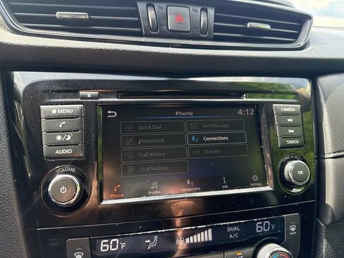 Used 2019 Nissan Rogue SV FWD image 25