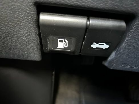 Used 2020 Nissan Kicks S FWD image 25