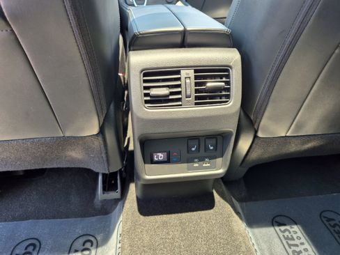 Certified 2021 Nissan Rogue Platinum FWD image 17