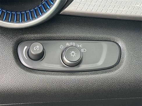 Used 2024 Chevrolet Trax LT w/ LT Convenience Package image 12