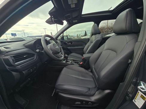 Used 2025 Subaru Forester Limited image 18