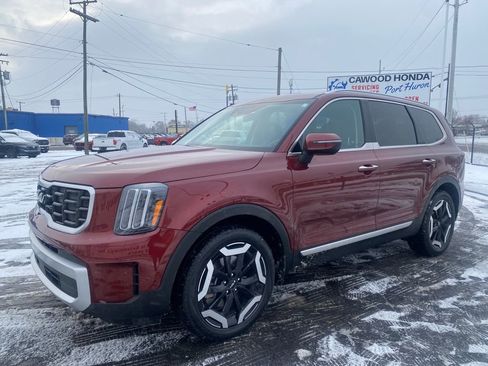 Used 2024 Kia Telluride S w/ S Sunroof Package image 8