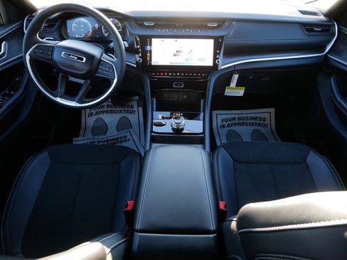 New 2026 Jeep Grand Cherokee Altitude image 12