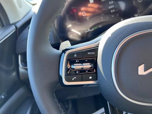 New 2026 Kia Carnival SX w/ SX Dark Edition Package FWD image 13