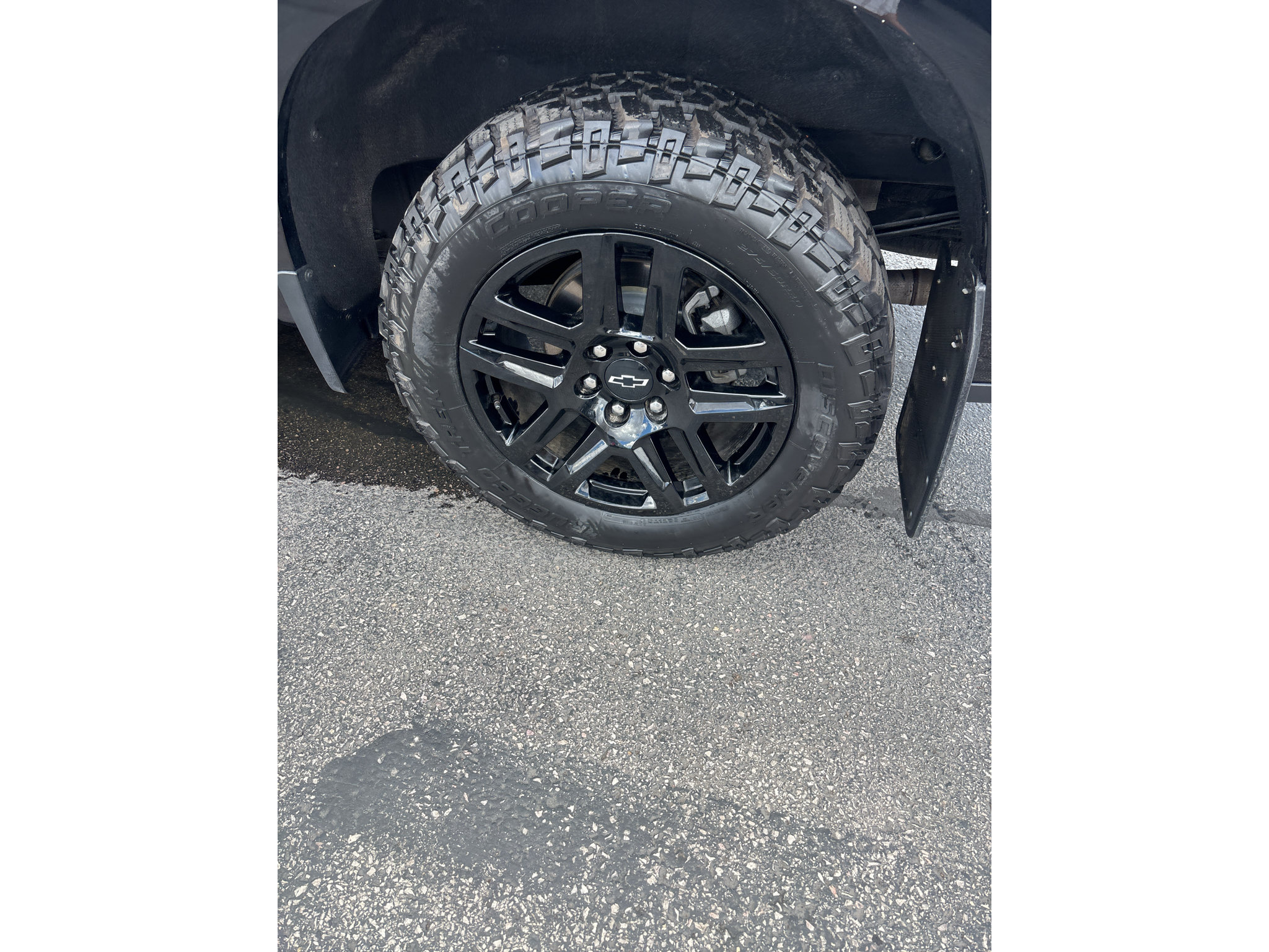 Used 2024 Chevrolet Silverado 1500 RST AWD/4WD image 9