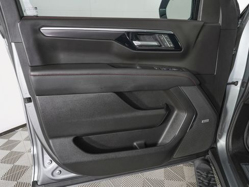 Used 2026 Chevrolet Tahoe RST w/ RST Performance Edition AWD/4WD image 18