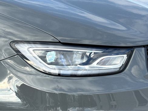 Certified 2023 Chrysler Pacifica Limited w/ S Appearance Package image 5