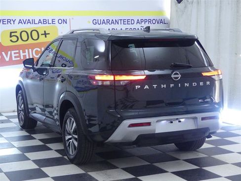 Used 2025 Nissan Pathfinder SL AWD/4WD image 5
