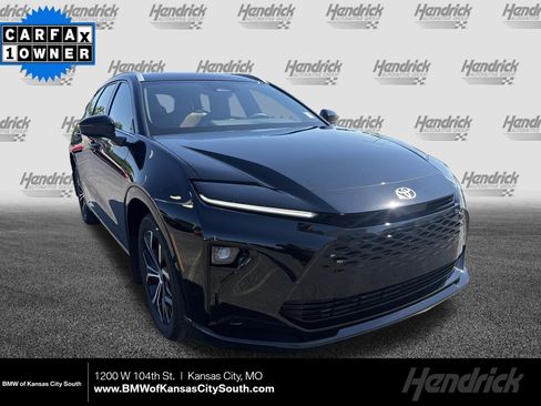 Used 2025 Toyota Crown Signia AWD/4WD image 1