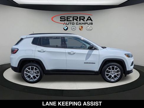 Used 2022 Jeep Compass Latitude AWD/4WD image 13