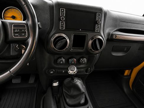 Used 2011 Jeep Wrangler Sport AWD/4WD image 9