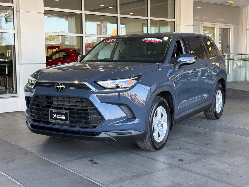 Certified 2025 Toyota Grand Highlander FWD image 2