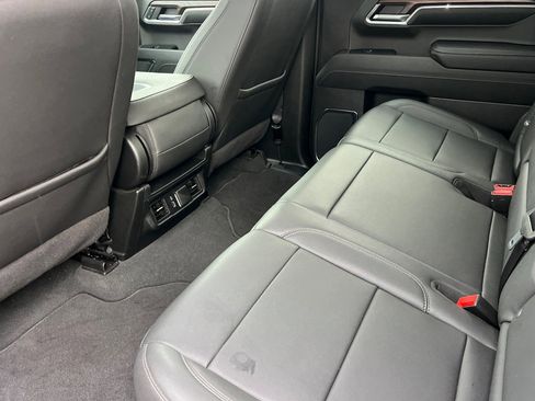 Used 2024 GMC Sierra 1500 SLT image 14