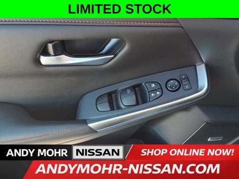 New 2025 Nissan Sentra SR w/ SR Premium Package FWD image 6