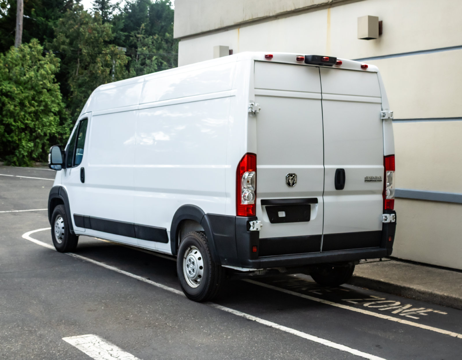 Used 2024 RAM ProMaster 2500 w/ Convenience Group FWD image 5