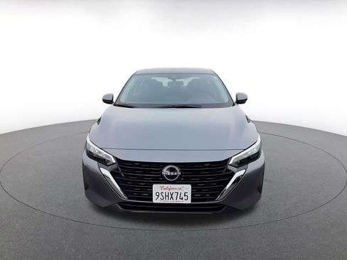 Used 2025 Nissan Sentra SV image 4