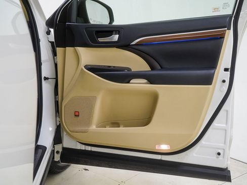 Used 2019 Toyota Highlander Limited image 39