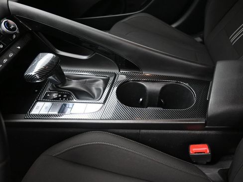 Used 2025 Hyundai Elantra SEL image 20