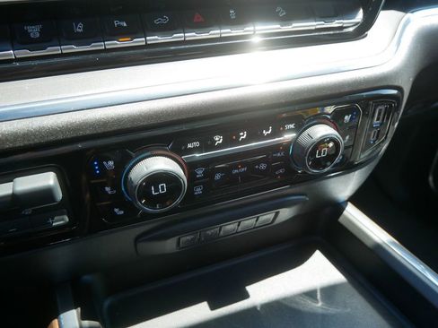 Used 2024 Chevrolet Silverado 3500 High Country w/ High Country Premium Package AWD/4WD image 29