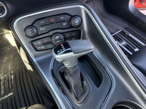 Used 2016 Dodge Challenger SXT Plus image 15