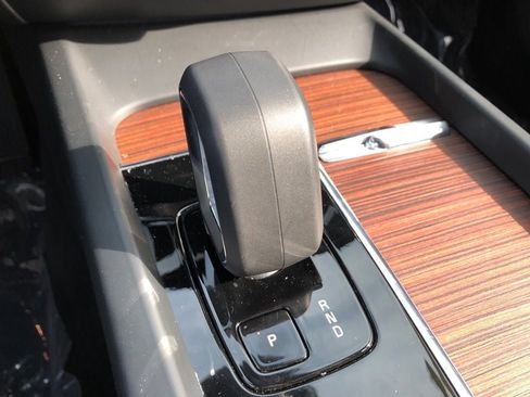 Used 2025 Volvo V60 B5 Cross Country Plus image 30