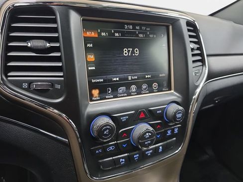 Used 2016 Jeep Grand Cherokee Limited w/ Luxury Group II image 19