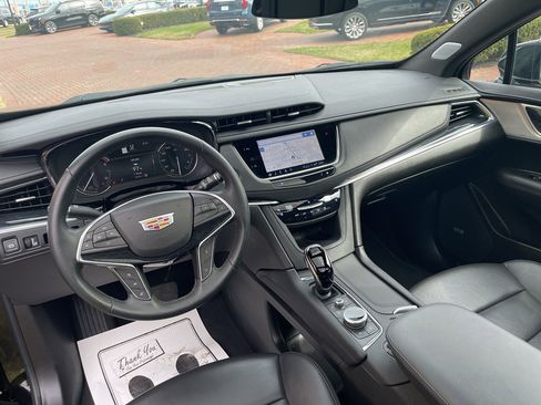 Used 2025 Cadillac XT5 Premium Luxury image 32