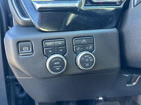 Used 2024 GMC Sierra 1500 Elevation image 25