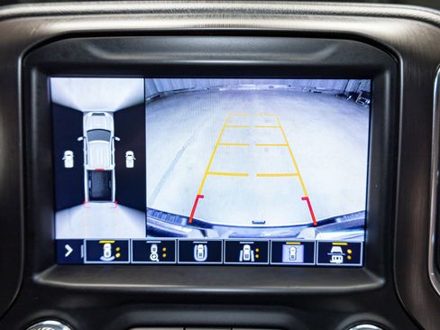 Used 2020 GMC Sierra 2500 AT4 w/ AT4 Premium Package image 17