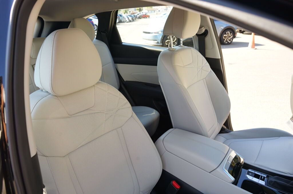 Used 2025 Hyundai Tucson SE FWD image 21