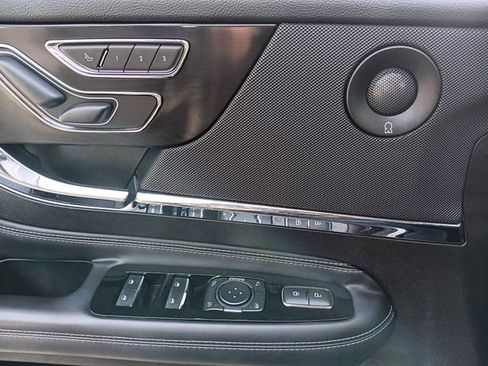 Used 2021 Lincoln Corsair Reserve w/ Equipment Group 201A image 15