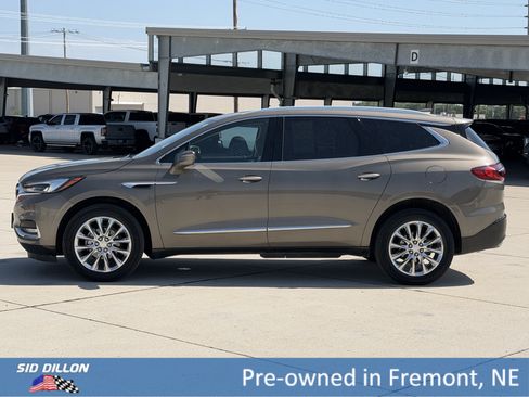 Used 2020 Buick Enclave Premium AWD/4WD image 8