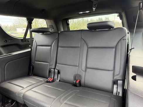 Used 2022 Chevrolet Suburban LT w/ LT Signature Package image 32