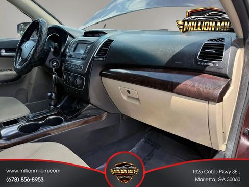 Used 2015 Kia Sorento LX FWD image 19