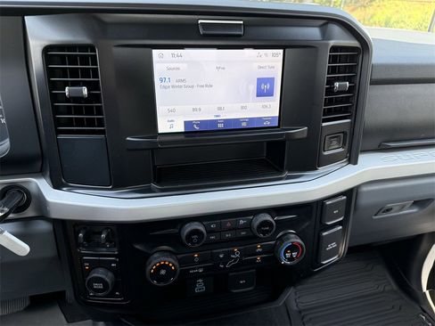 Used 2025 Ford F350 XLT w/ 360-Degree Camera Package image 24