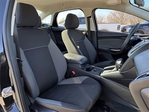 Used 2014 Ford Focus SE w/ SE Winter Package image 27