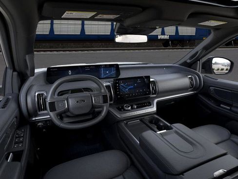 New 2026 Ford Expedition Platinum image 6