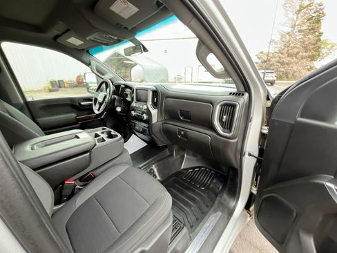 Used 2022 GMC Sierra 2500 SLE image 25