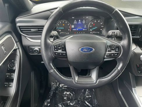 Used 2020 Ford Explorer XLT w/ Equipment Group 202A AWD/4WD image 11