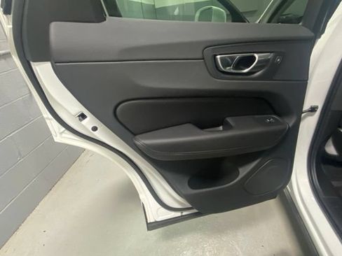 Used 2023 Volvo XC60 B5 Plus w/ Climate Package AWD/4WD image 8