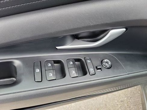 Certified 2024 Hyundai Elantra SEL FWD image 21