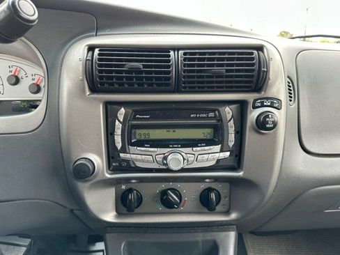 Used 2005 Ford Explorer Sport Trac XLS RWD image 17