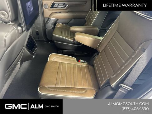 New 2026 GMC Yukon Denali Ultimate w/ LPO, Floor Liner Package AWD/4WD image 22