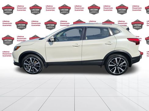 Used 2018 Nissan Rogue Sport SL w/ SL Premium Package image 2