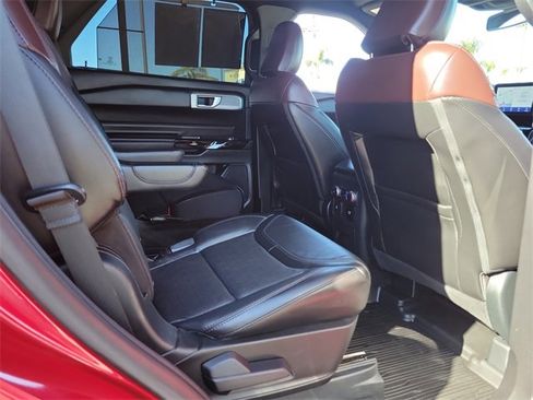 Certified 2023 Ford Explorer Platinum w/ Class IV Trailer Tow Package image 25