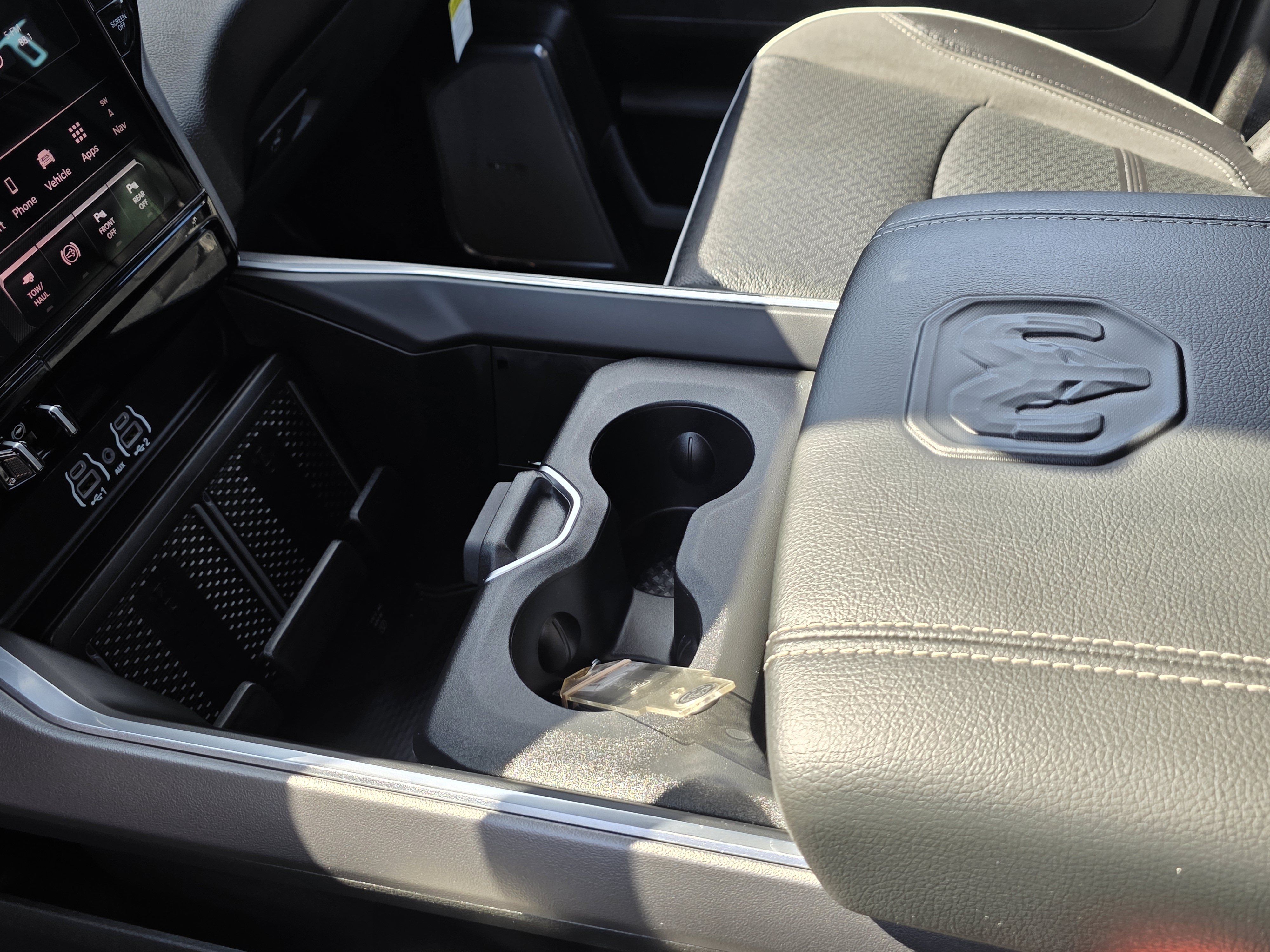 New 2026 RAM 2500 Laramie AWD/4WD image 11