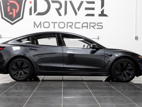 Used 2025 Tesla Model 3 Long Range image 9