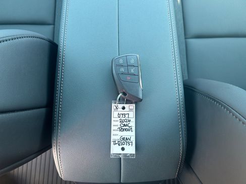 New 2026 GMC Terrain AT4 w/ Convenience Package III image 31